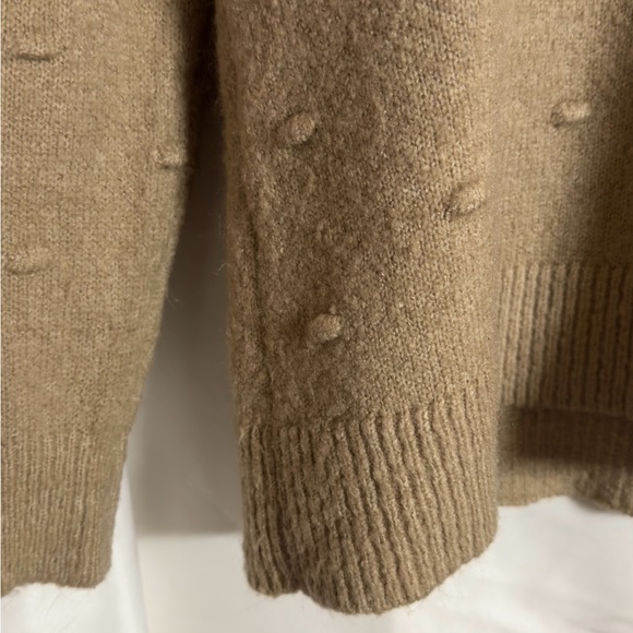 Textured V neck sweater super soft and light size M ByDesign - Picture 3 of 3